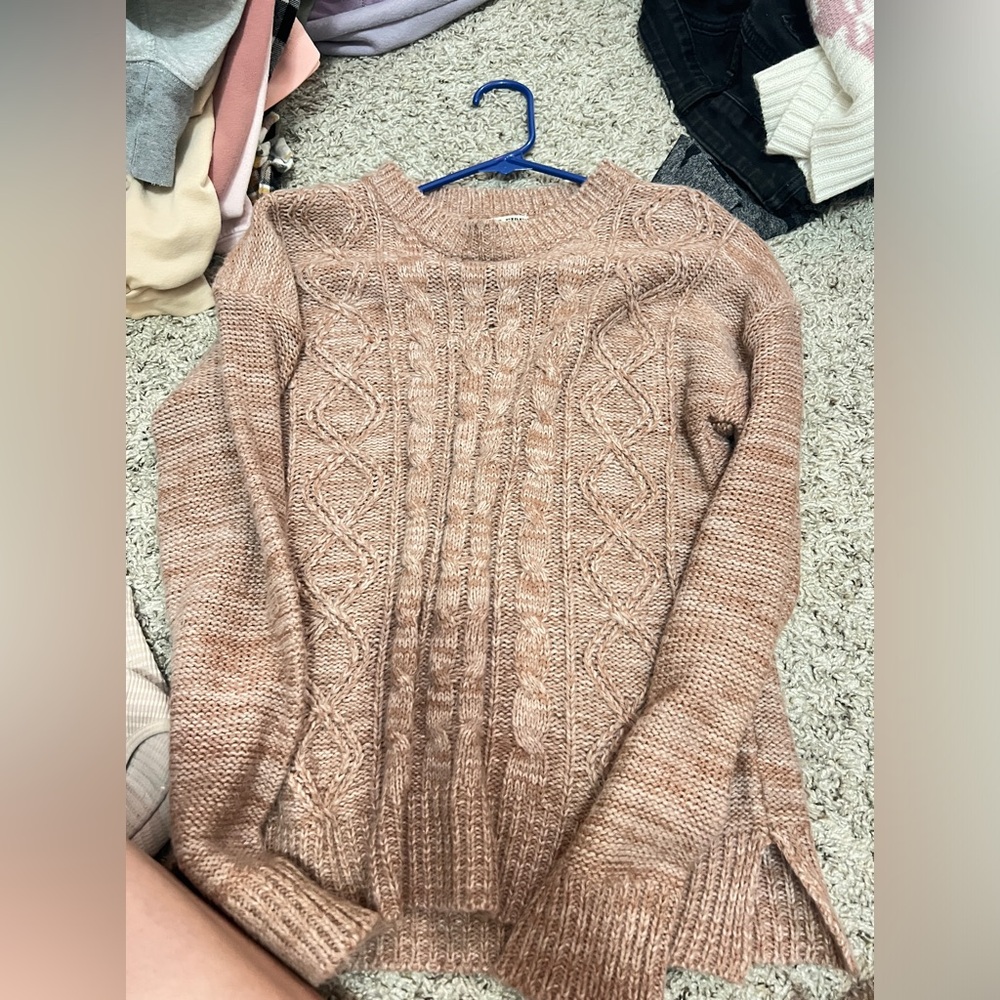 pink sweater